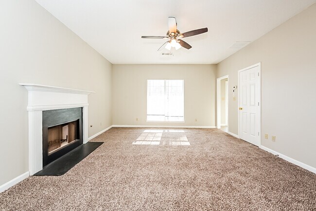 Building Photo - Fantastic 4bd/2.5ba home! Let yourself in!