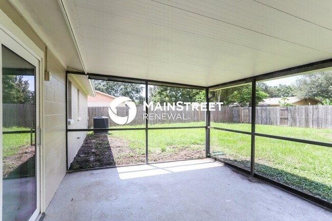 Building Photo - 3 Bedroom Pet-Friendly Home in VALRICO, FL with Main Street Renewal