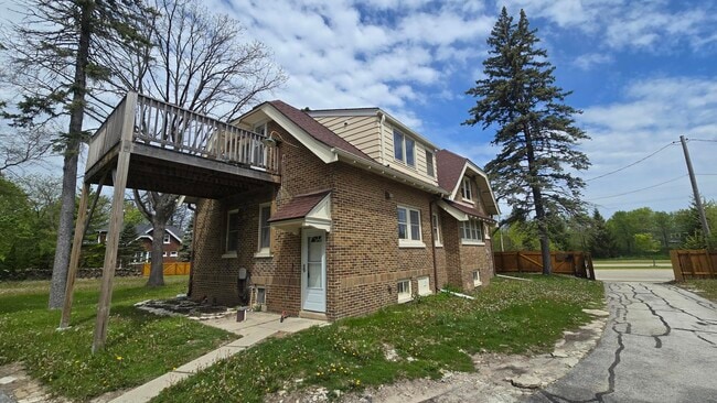 Building Photo - 1401 W Brown Deer Rd