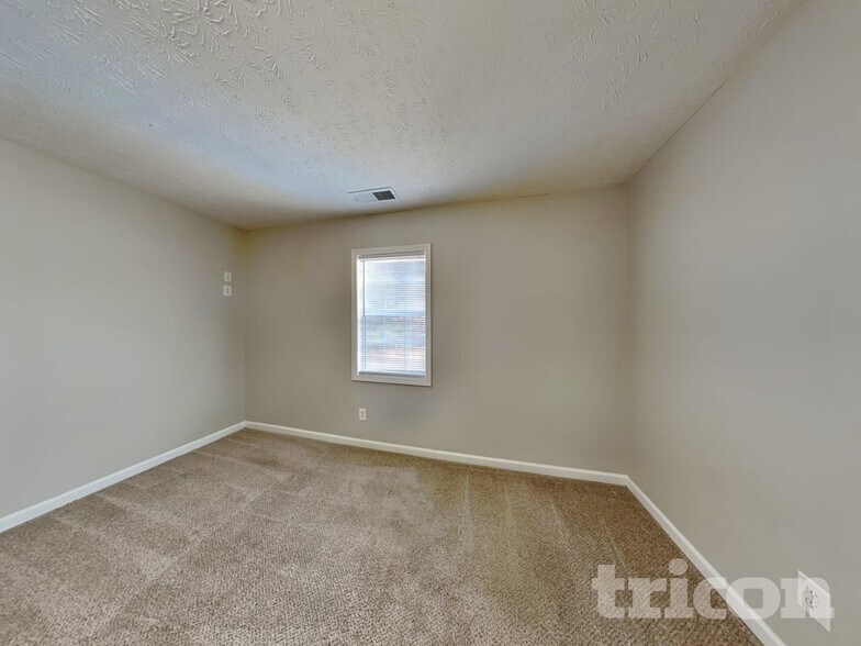 Building Photo - 235 Red Maple Dr