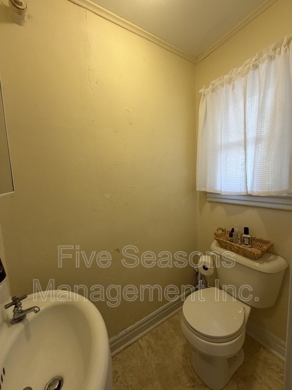 Building Photo - 59 University Terrace