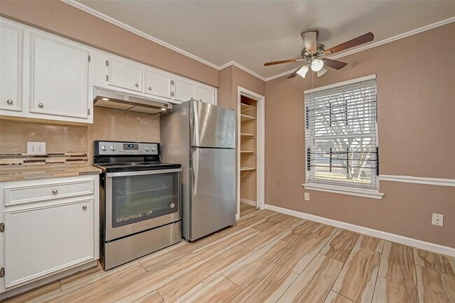 Building Photo - 2118 Straight Creek Dr