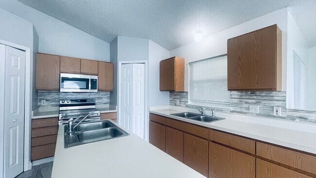 Building Photo - 729 Del Rio Way