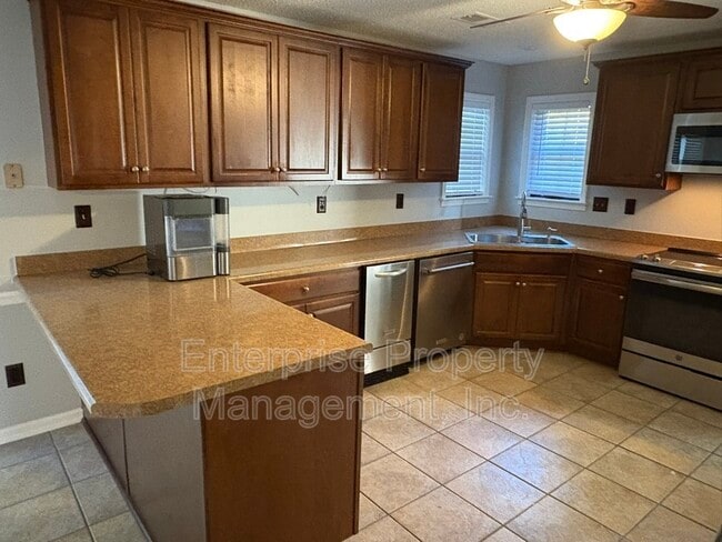 Building Photo - 535 Fox Run Ln