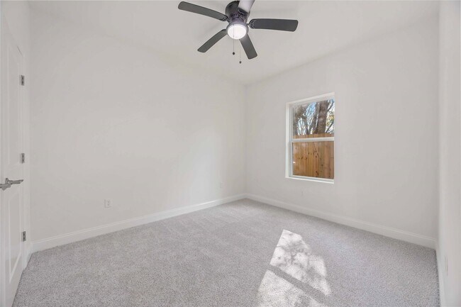 Building Photo - 9129 Brandon St