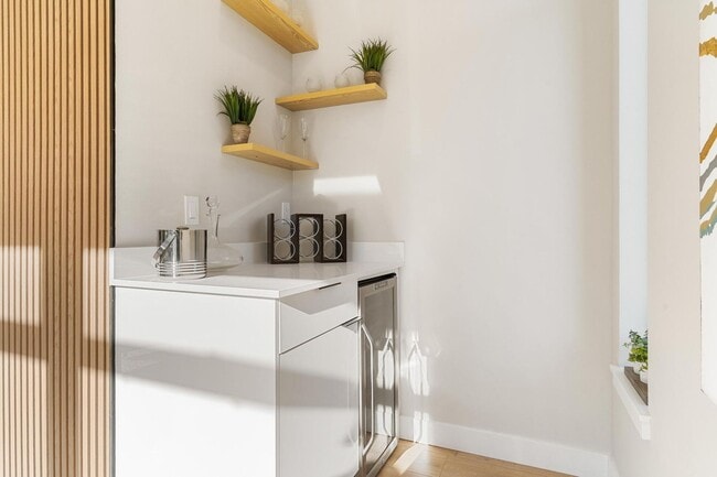 Building Photo - Gorgeous Brand New Construction w/ Rooftop Deck! 3 Bed 2.5 Bath Seattle Home