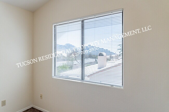 Building Photo - 12490 N Copper Queen Way