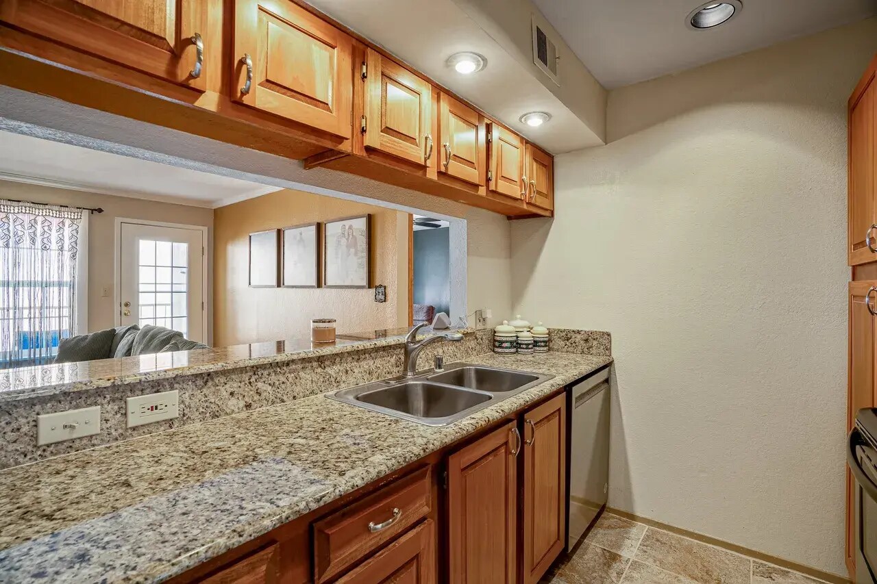 Kitchen - 2501 W Zia Rd