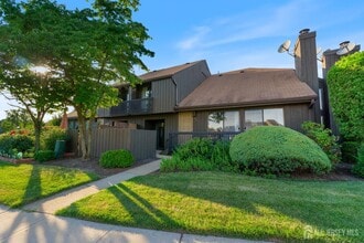 Building Photo - 542 Westgate Dr