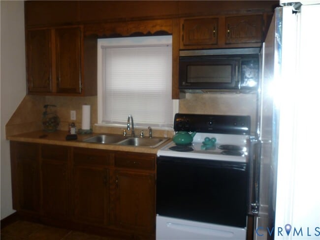 Building Photo - 1645 Manakin Rd