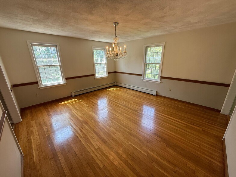 Building Photo - 5 Freeman Cir