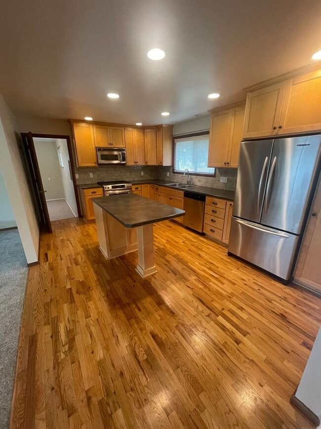 Building Photo - Amazing Freshly Updated Four Bedroom Two Bath Home In Amazing Lebanon Location!