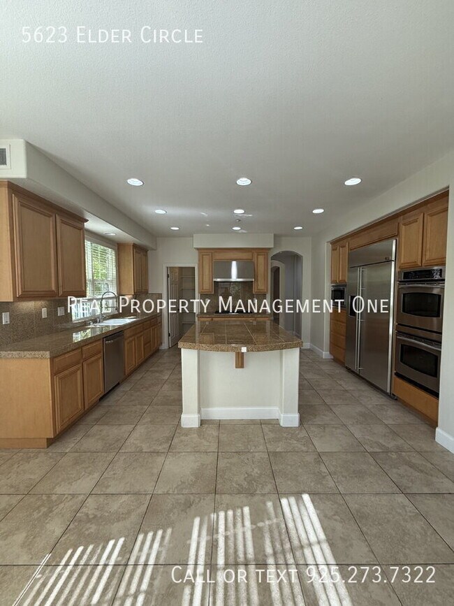 Building Photo - 5623 Elder Cir