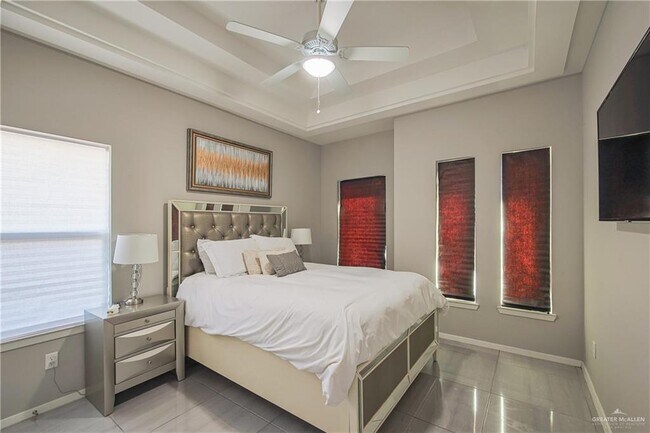 Building Photo - 34 South Dr