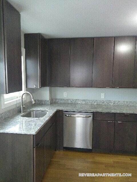 Building Photo - 508 Revere St