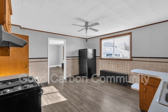 Building Photo - 765 Oliver St