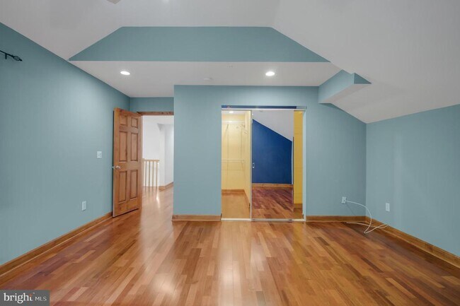 Building Photo - 3111 N Thomas St