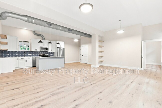 Building Photo - 5565 Pennell Rd