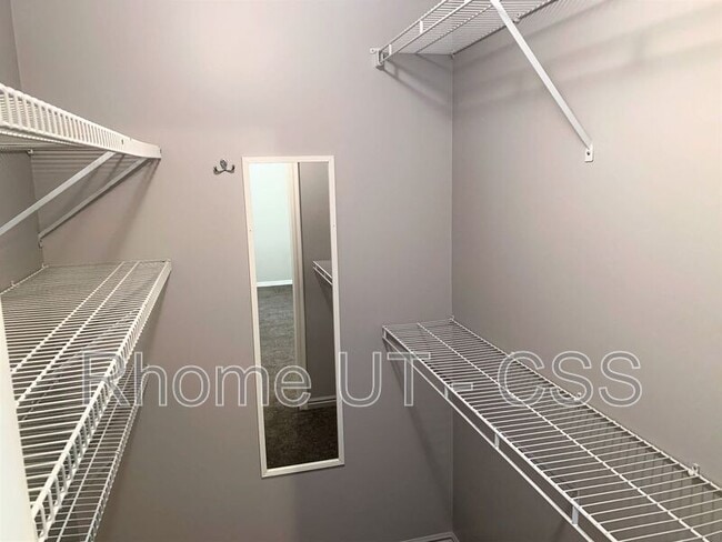 Building Photo - 9639 S Villa Springs Cove