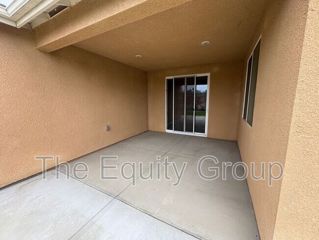 Building Photo - 4526 W Flagstaff Ave