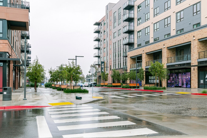 Building Photo - 350 Chastain Pl