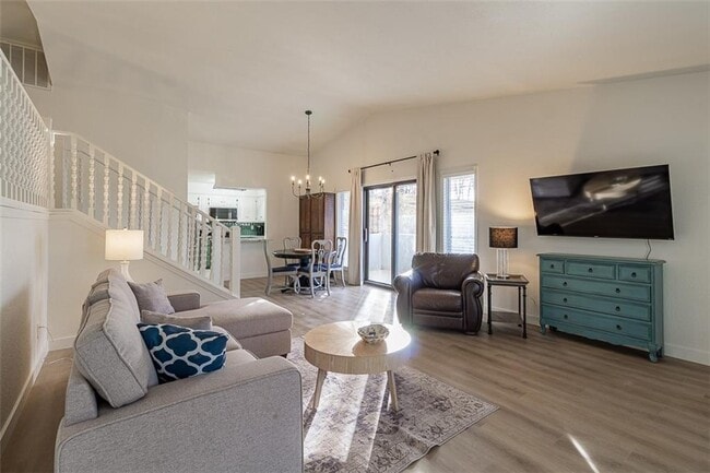 Building Photo - 16 Estes Dr