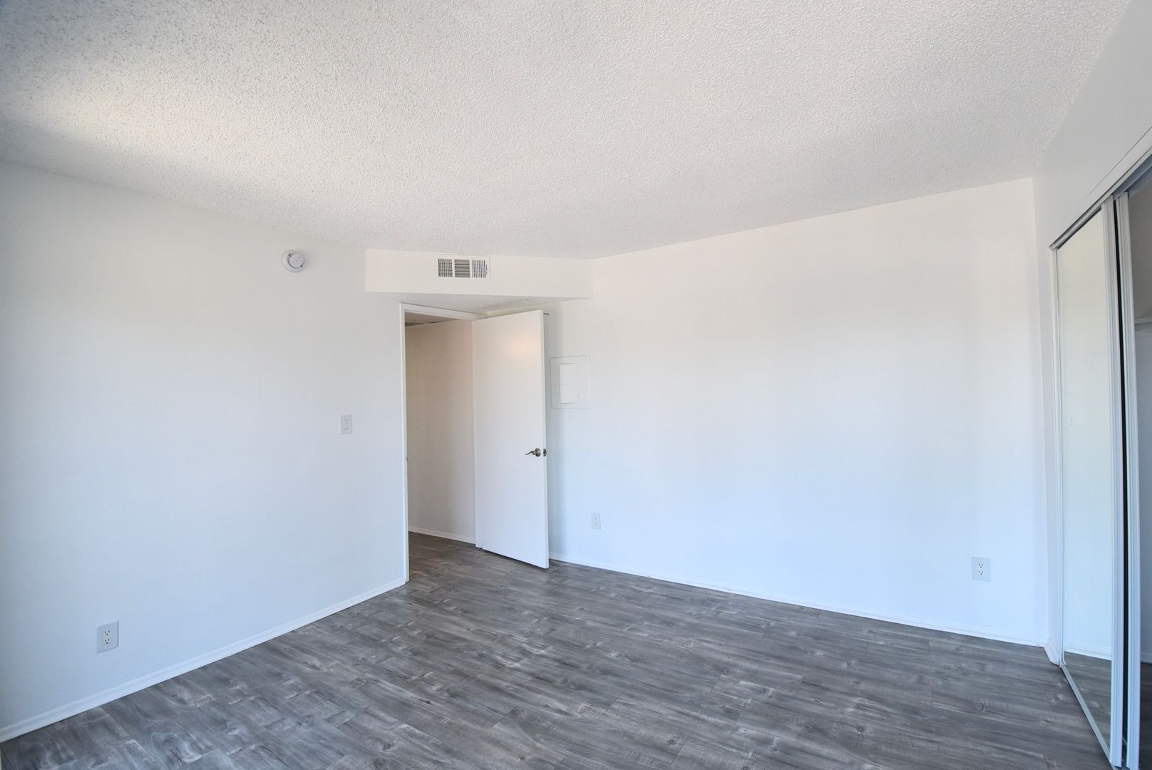 Building Photo - 5921 Whitsett Ave