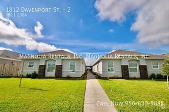 Building Photo - 3 Bedroom 2 Bath Apartment in Gated Subdiv...