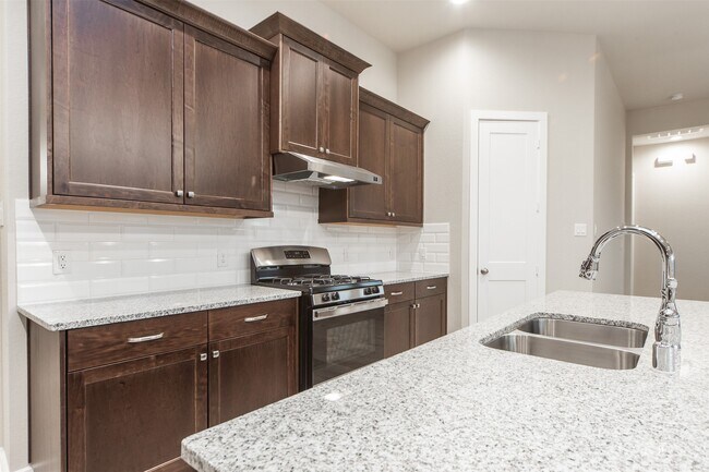Building Photo - 8706 Fox Trail Dr
