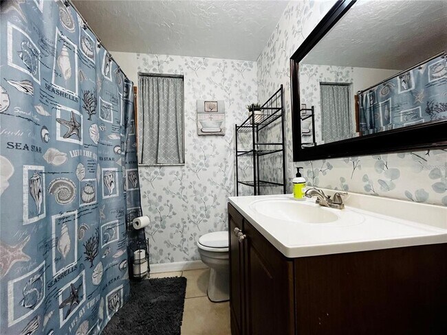 Building Photo - 6710 Kingswood Dr N