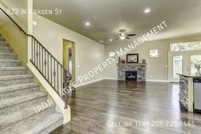 Building Photo - 822 W Krasen St