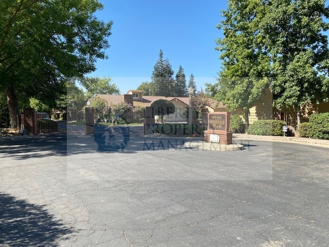 Primary Photo - 6223 N West Ave