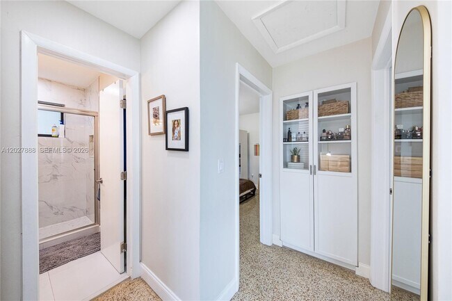 Building Photo - 30 NW 56th Ct