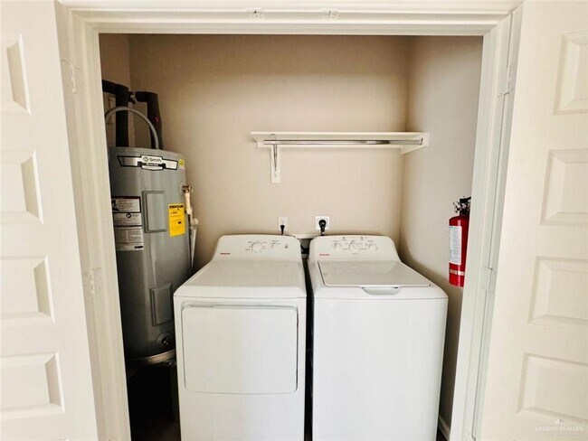 Building Photo - 25 S Alamo Rd