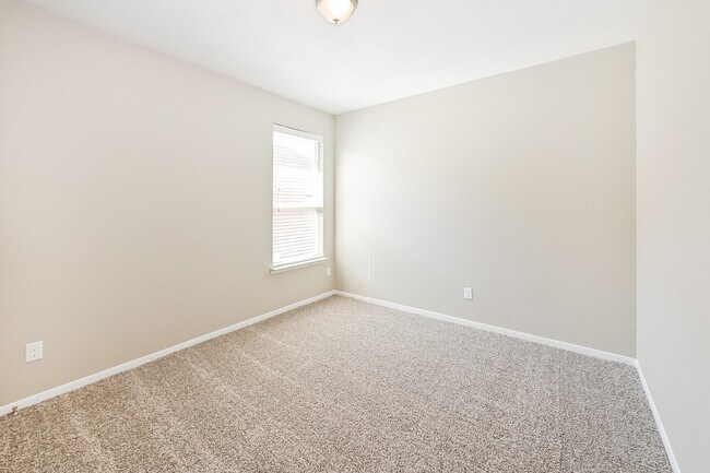 Building Photo - 14302 Merganser Dr