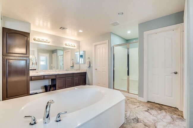 Building Photo - 7543 E Kael Cir