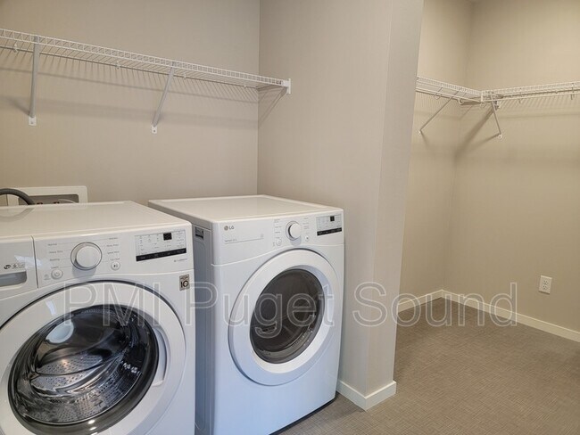 Building Photo - 33473 Poplar Ave SE