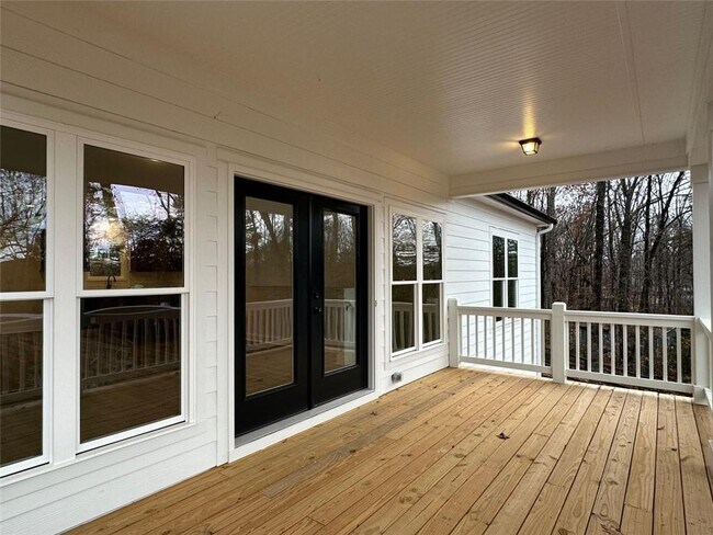 Building Photo - 35 Clearwater Dr