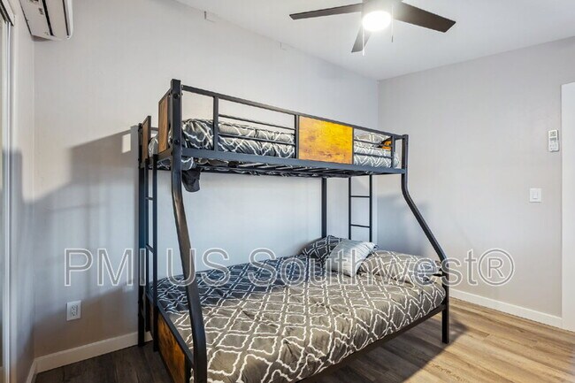 Building Photo - 437 Riverfront Dr