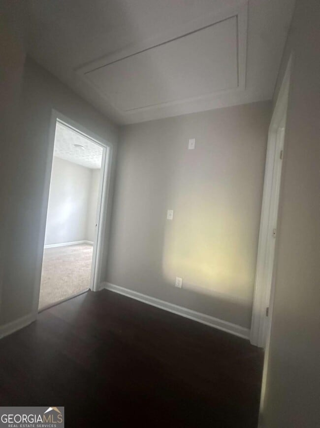 Building Photo - 6110 Flagstaf Walk