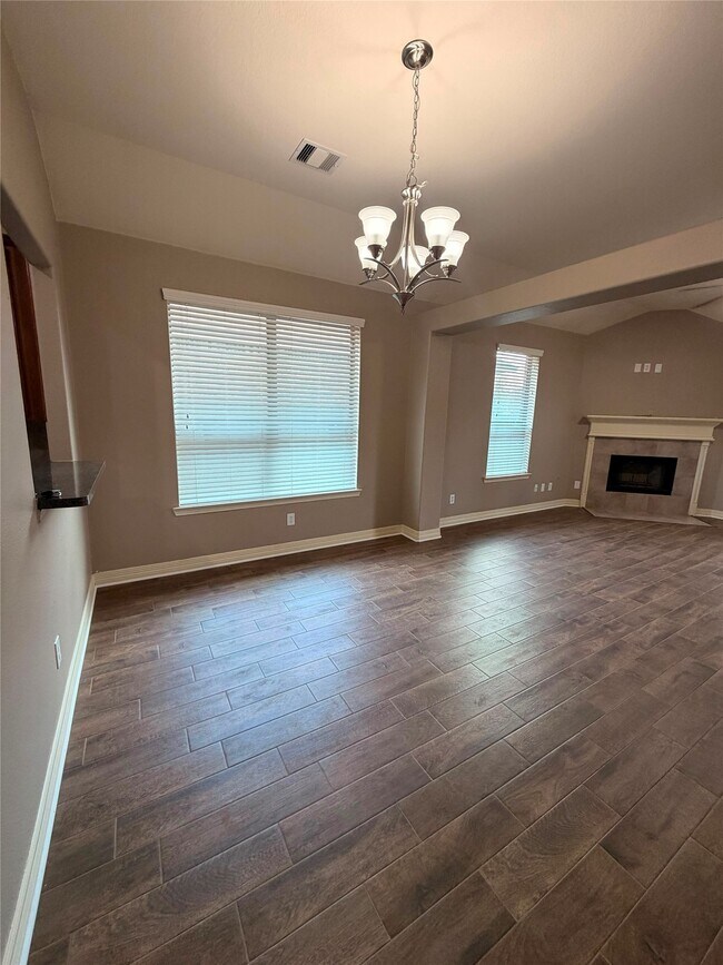 Building Photo - 7211 Durango Creek Dr