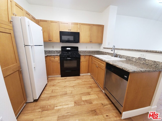 Building Photo - 100 S Alameda St