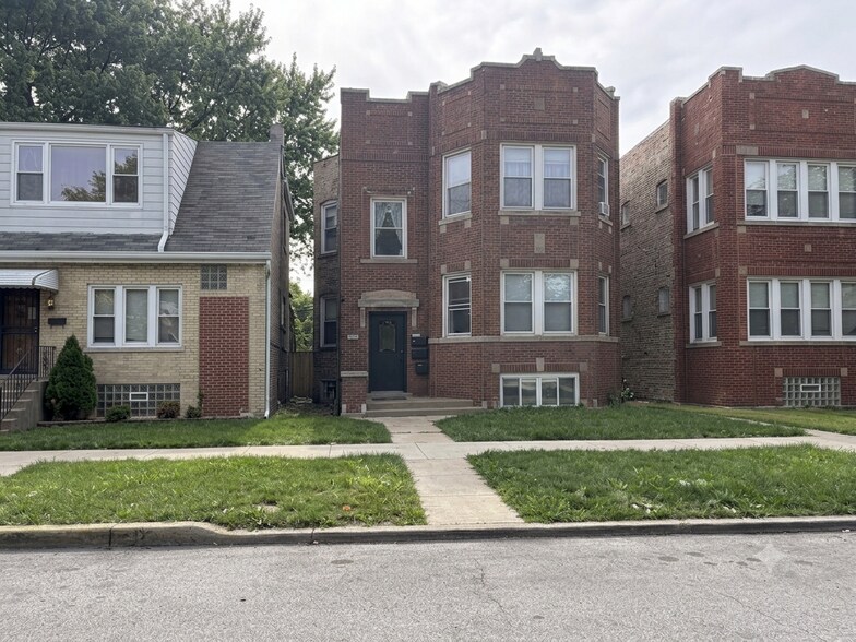 Building Photo - 4904 N Marmora Ave