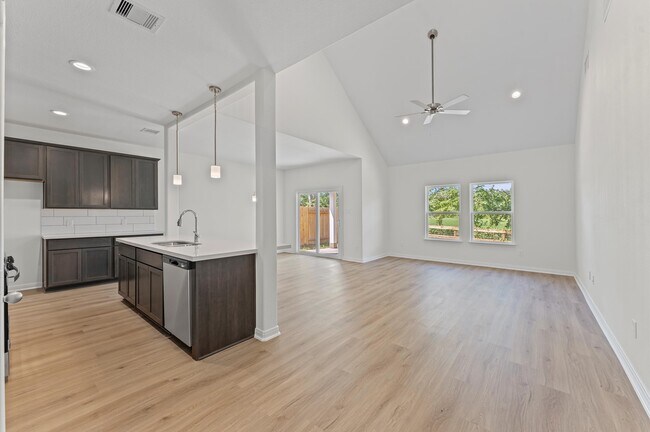 Building Photo - 11824 Whirlaway Dr