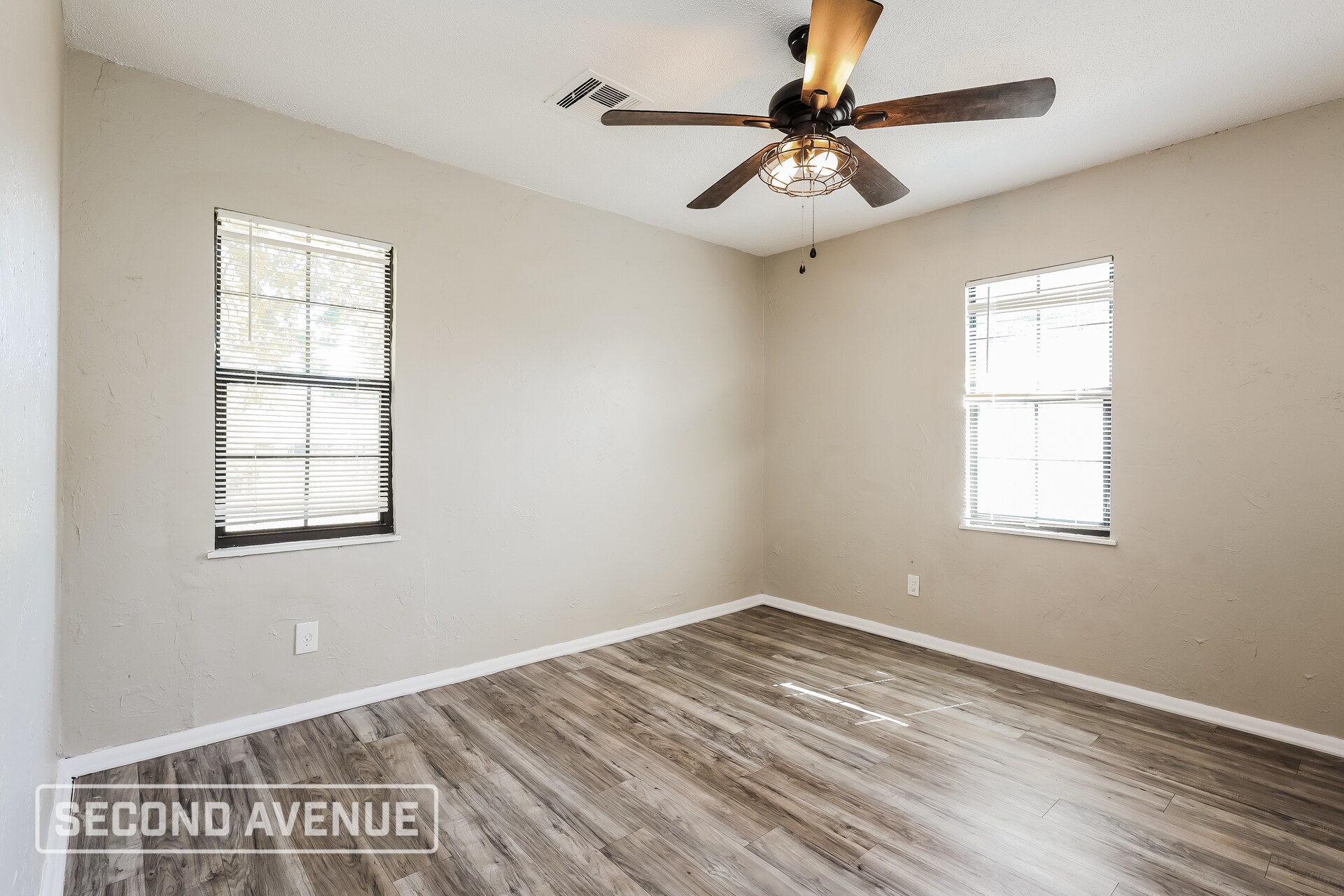 Building Photo - 1400 Marydale Ave