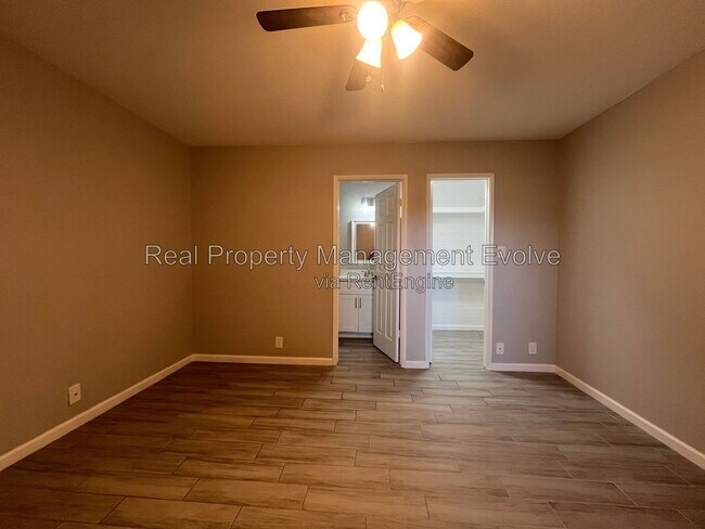 Building Photo - 408 W Blackhawk Dr