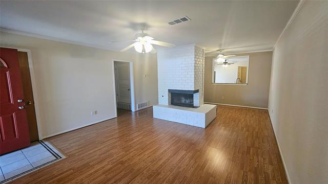 Building Photo - 801 Livingston Dr