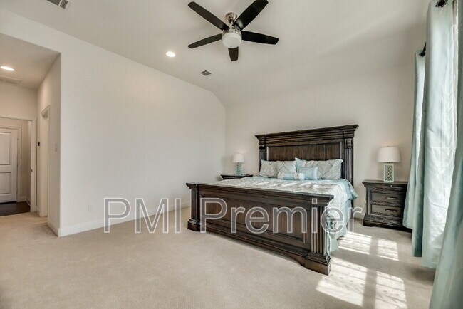 Building Photo - 15404 Pioneer Bluff Trail