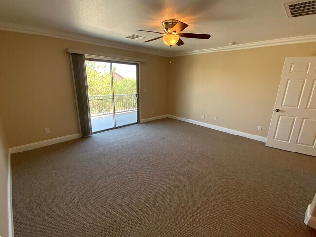 Building Photo - SUPER UPGRADED 3BD/2.5BA HOME W/ POOL/SPA!!