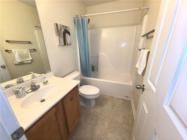 Building Photo - 3362 Briaroak Dr